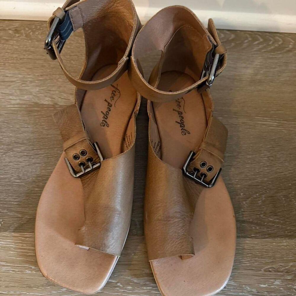 Free-people Women's Tan and Brown Sandals